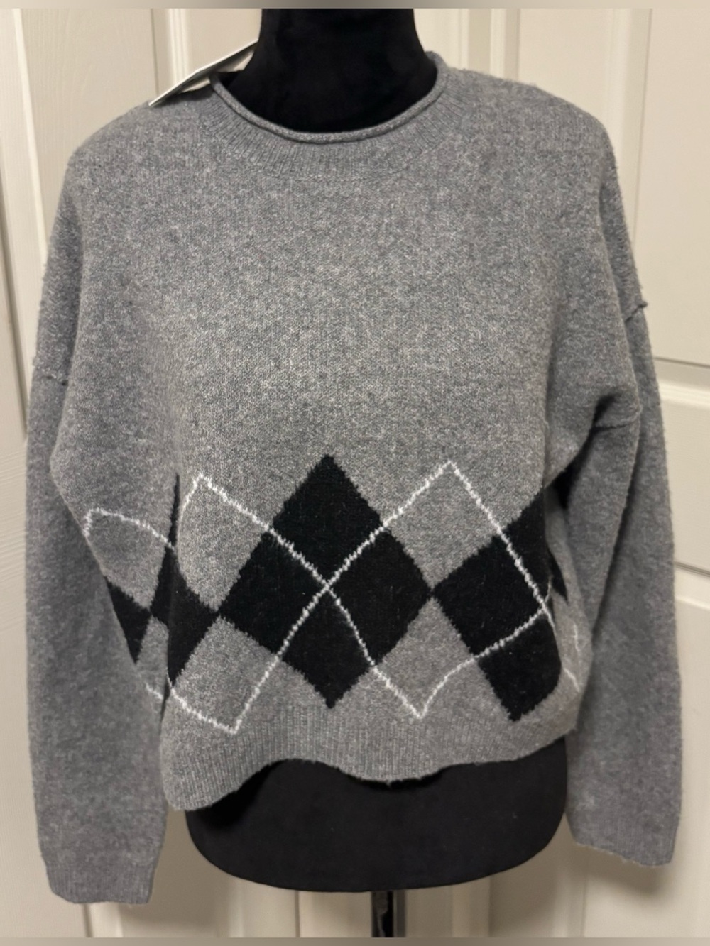 NWT Willow and Wind Argyle Cropped Sweater